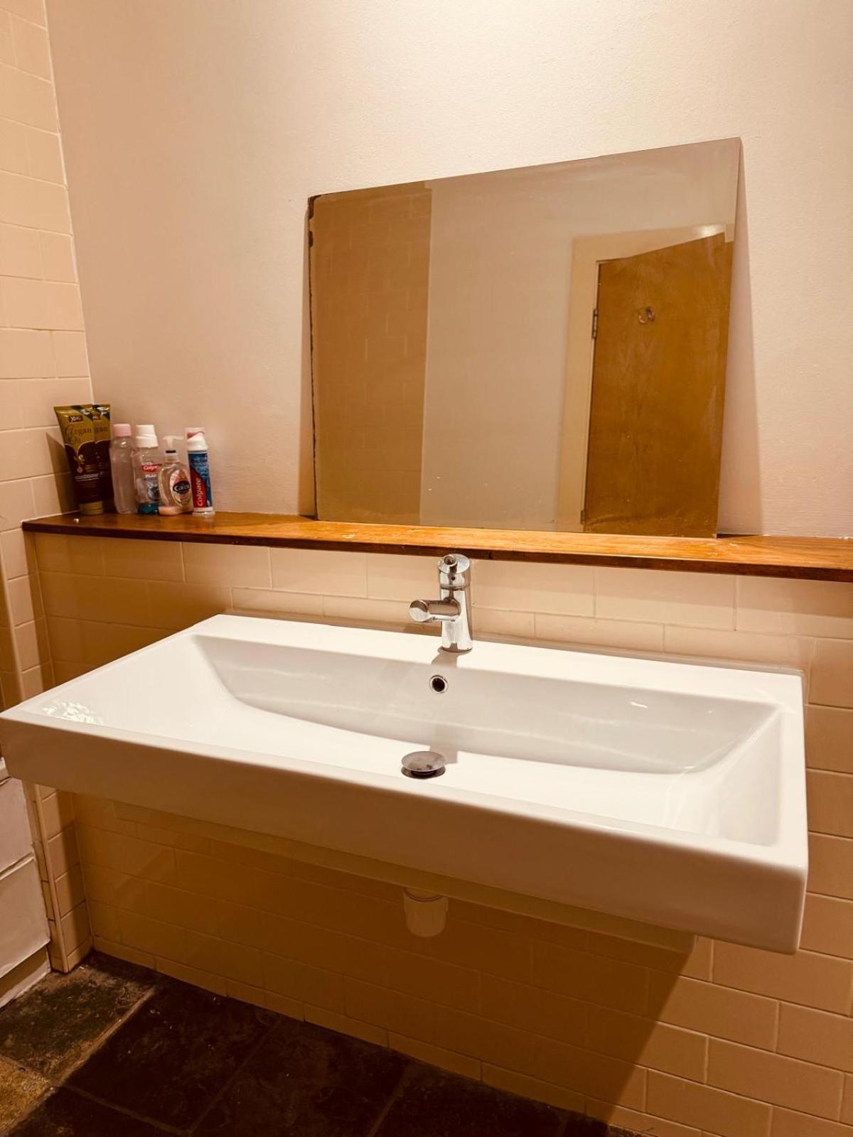 Centre Location Spacious Manhattan Style Flat * Leicester